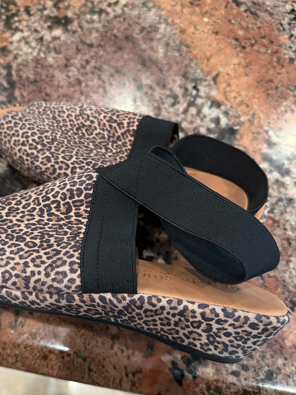 Gentle Souls Lily Leopard Print X-Cross Elastic Wedge Sandals Women’s 7.5